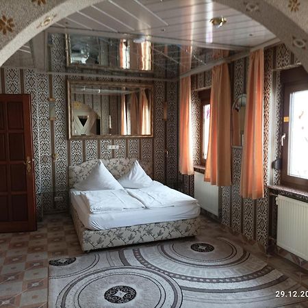 Central Hotel Шветцинген Екстер'єр фото