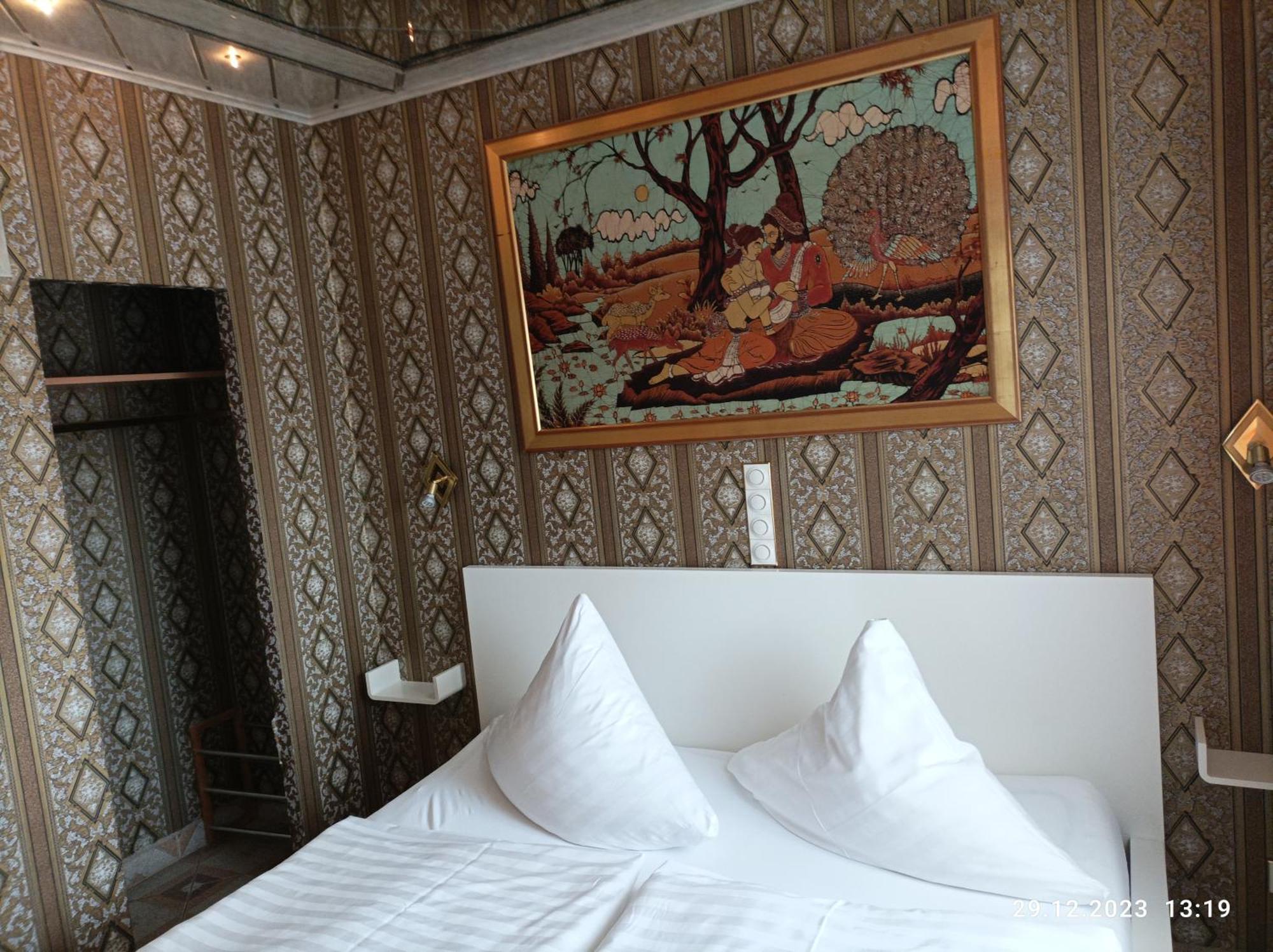 Central Hotel Шветцинген Екстер'єр фото