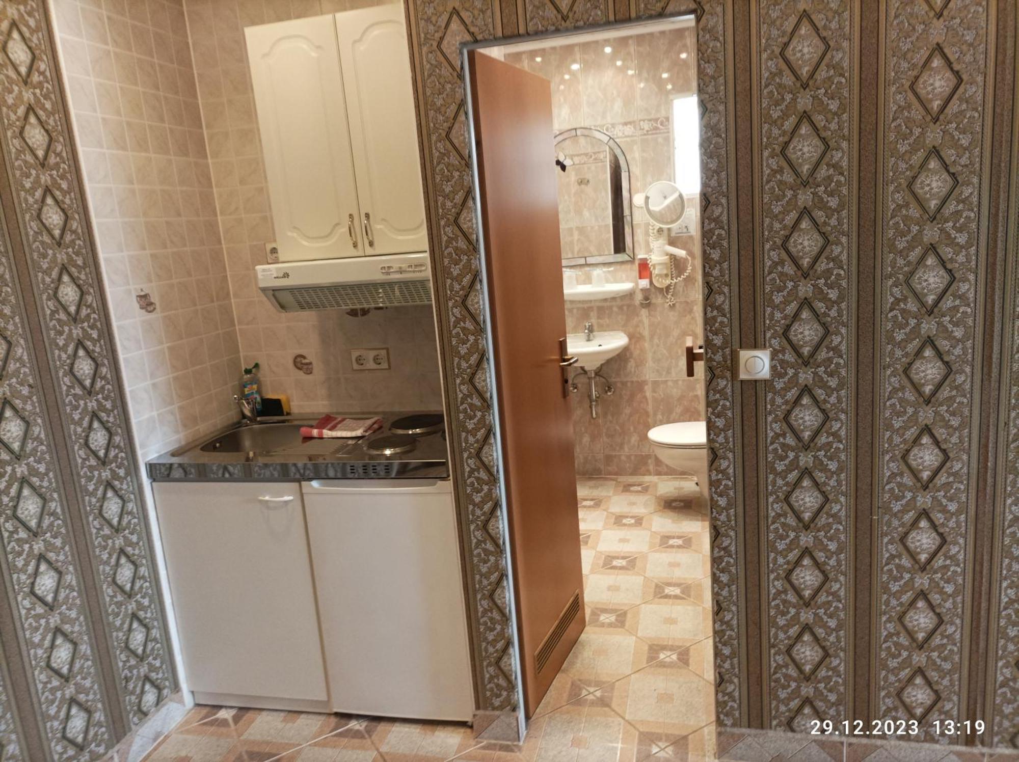Central Hotel Шветцинген Екстер'єр фото