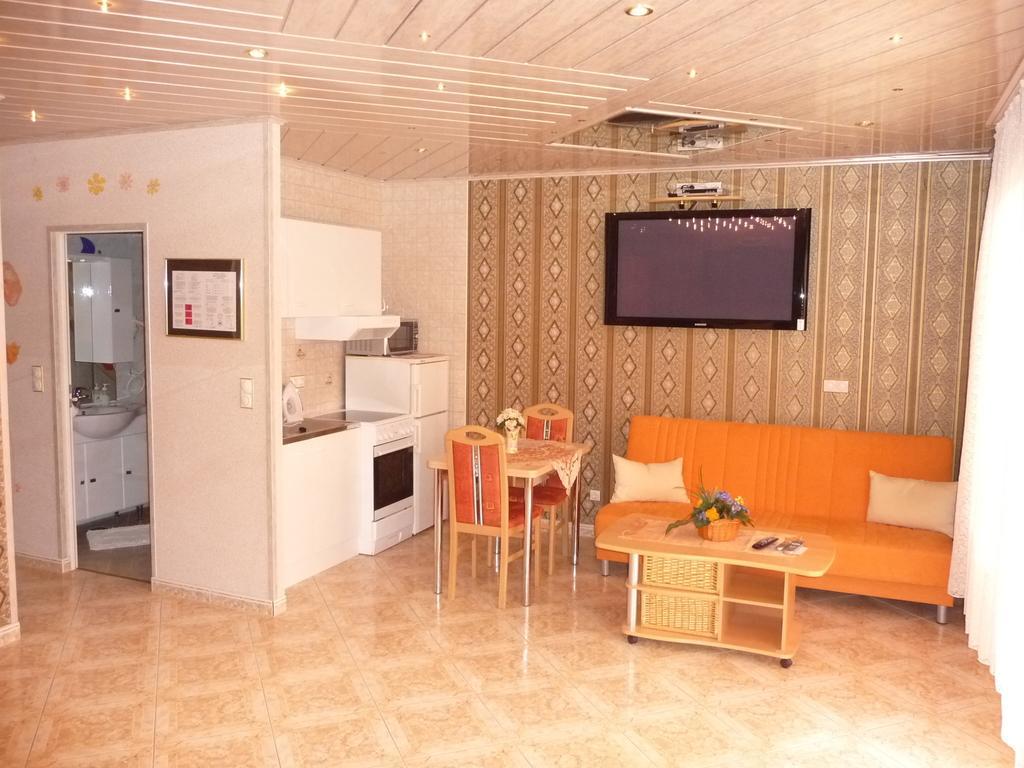 Central Hotel Шветцинген Екстер'єр фото